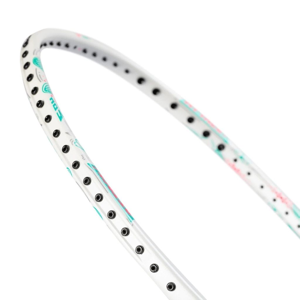 Axforce Bigbang White 4U phù hợp lối chơi công thủ toàn diện